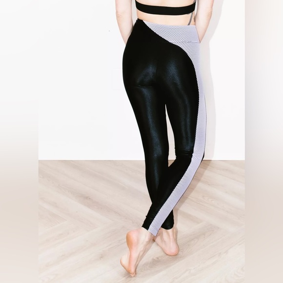 NEW Koral Chase High Rise Leggings in Black / Passion Activewear Athleisure - Picture 5 of 15